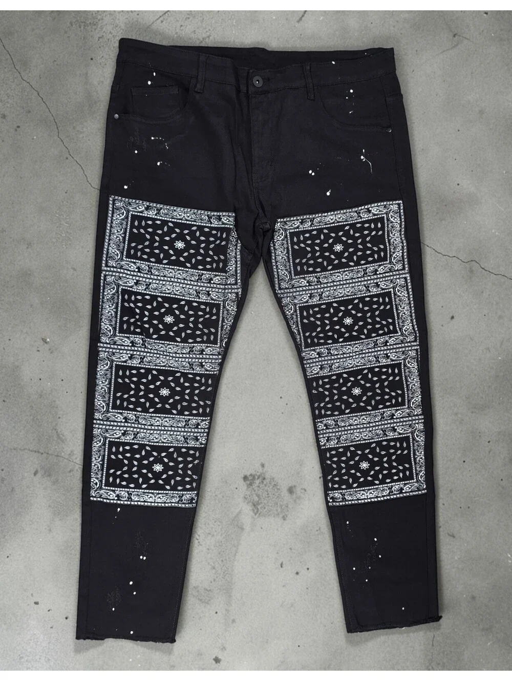 KDNK KNB3184 Men's 42 Black Bandana Paint Splatter Straight Jeans Sample